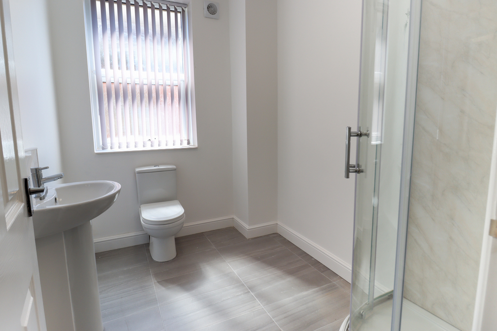 How to Lay Vinyl Flooring in a Bathroom: Waterproof & LVT Options